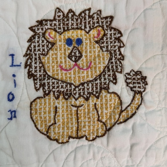 Childrens Zoo Embroidered Quilt Blanket Handmade Baby Toddler Animal Theme - Picture 10 of 16